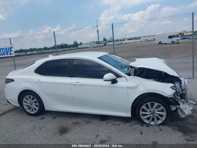 Toyota CAMRY LE 2022 4T1C11AK9NU033381 Image 13