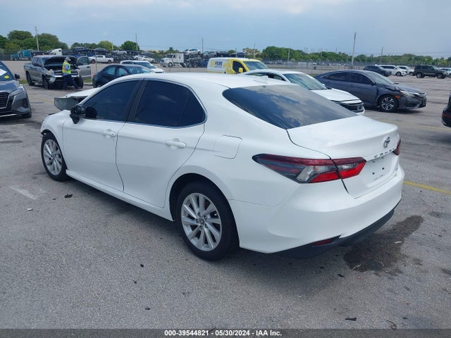 Toyota CAMRY LE 2022 4T1C11AK9NU033381 Image 3