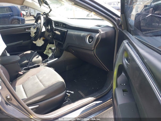 Toyota COROLLA LE 2018 5YFBURHE9JP762767 Image 5