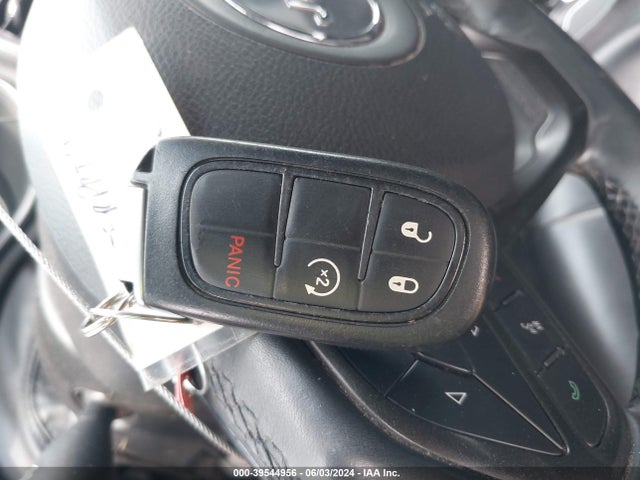 1C4PJMBX8KD305108 Jeep Cherokee Trailhawk 4x4