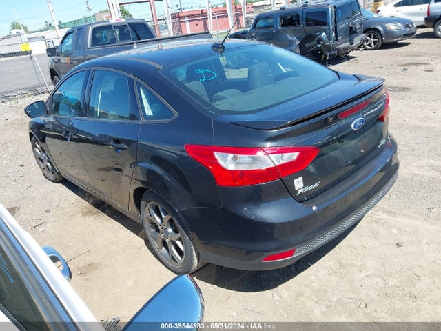 Ford FOCUS SE 2014 1FADP3F22EL331827 Image 3