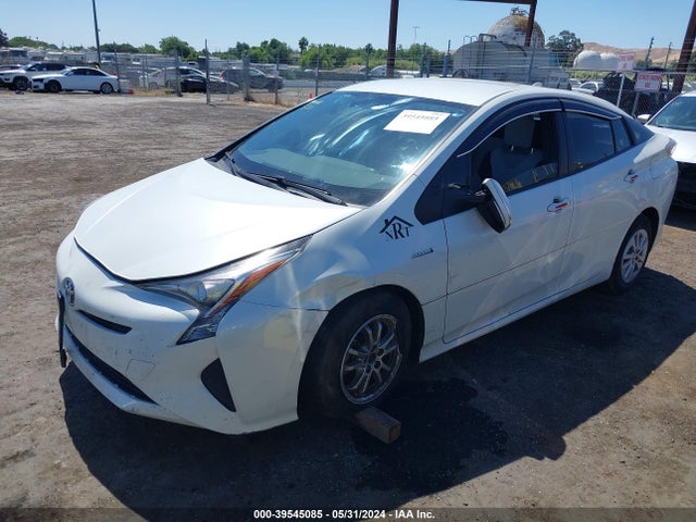 Toyota Prius Two 2016 JTDKBRFU7G3012804 Image 2
