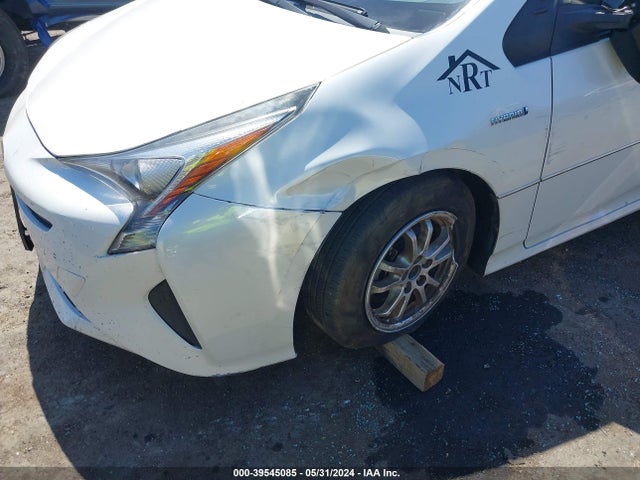 Toyota Prius Two 2016 JTDKBRFU7G3012804 Image 6