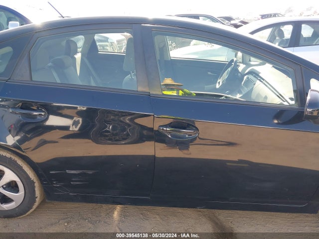 Toyota Prius Two 2015 JTDKN3DU8F1883681 Image 14