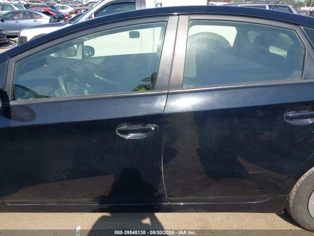 Toyota Prius Two 2015 JTDKN3DU8F1883681 Image 15