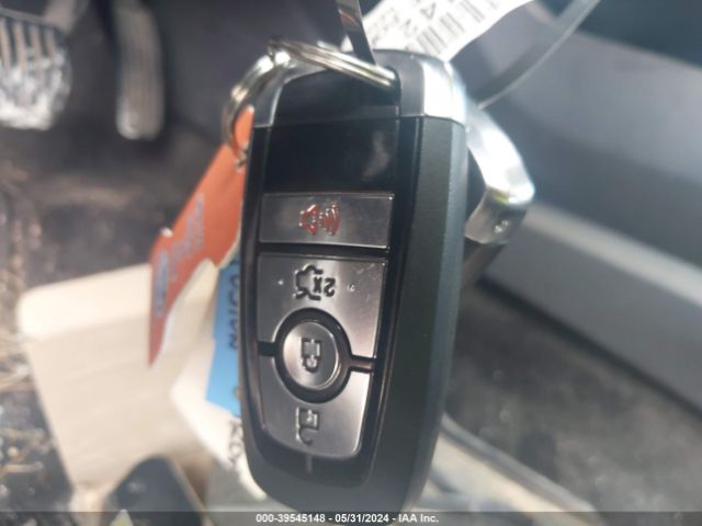 3FA6P0HD5JR166700 Ford FUSION SE