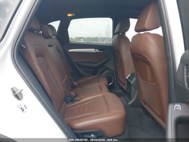 Audi Q5 2.0t Premium 2017 WA1M2AFP8HA071971 Image 8