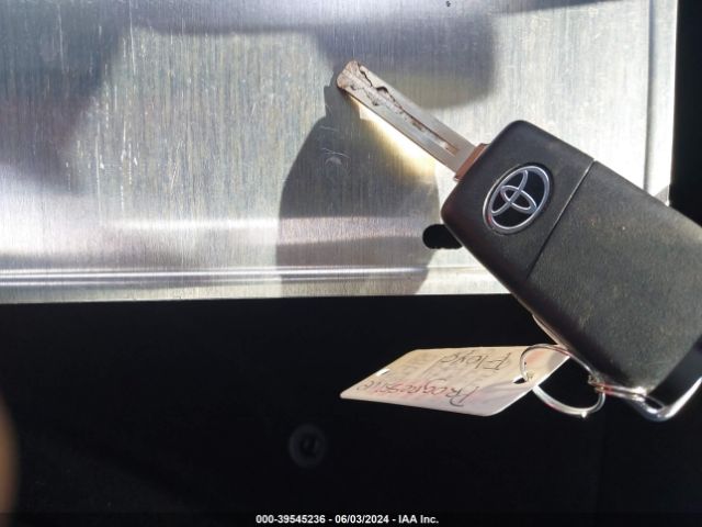 JTDEPMAE1MJ189910 Toyota COROLLA LE