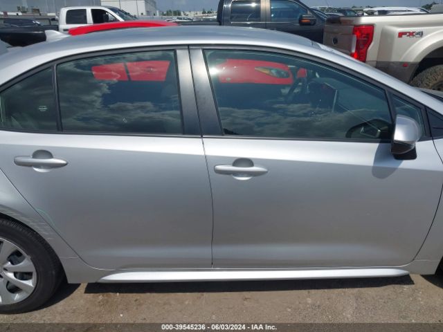 JTDEPMAE1MJ189910 Toyota COROLLA LE