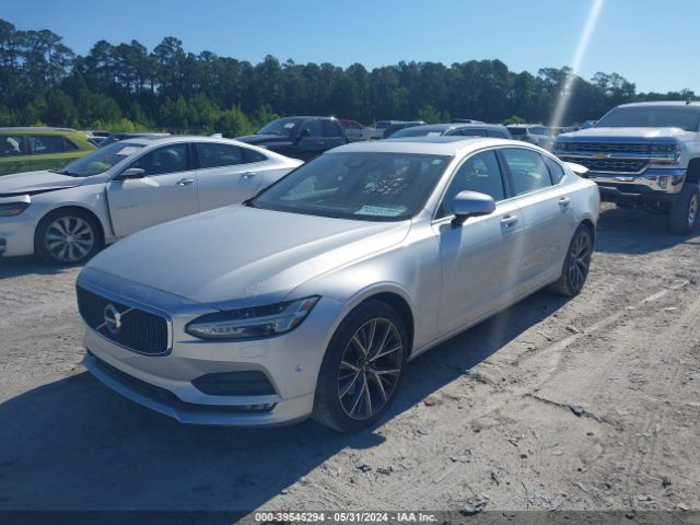 LVY982AK8JP019621 Volvo S90 T5 Momentum