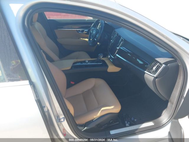 LVY982AK8JP019621 Volvo S90 T5 Momentum
