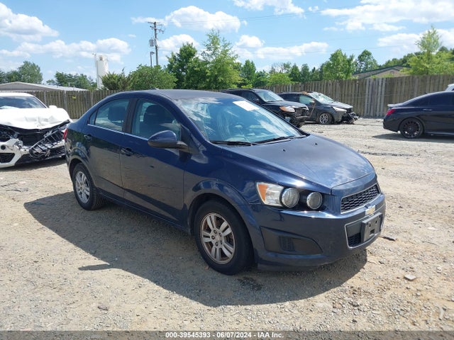 Chevrolet Sonic Lt Auto 2015 1G1JC5SB3F4117394 main image