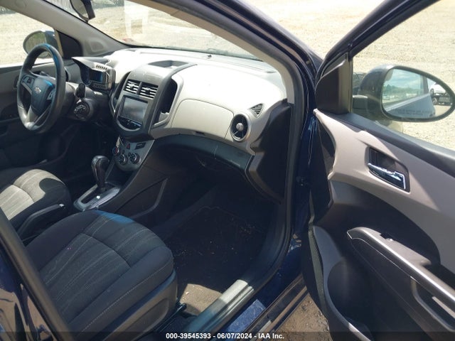 Chevrolet Sonic Lt Auto 2015 1G1JC5SB3F4117394 Image 5