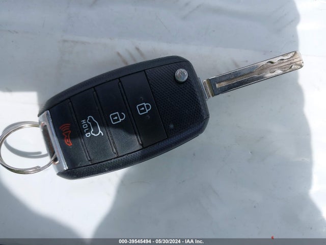 KIA SEDONA LX 2015 KNDMB5C1XF6060435 Image 11