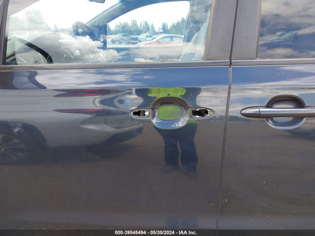KIA SEDONA LX 2015 KNDMB5C1XF6060435 Image 16