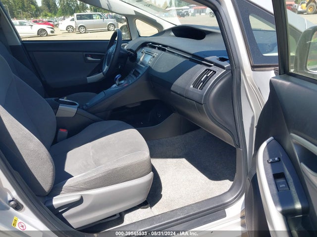 Toyota Prius Two 2014 JTDKN3DU7E0357529 Image 5