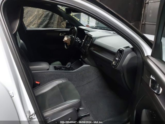 YV4162UM0M2401874 Volvo Xc40 T5 R-design