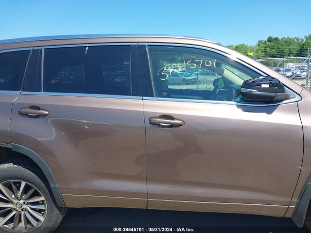Toyota Highlander Xle 2018 5TDJZRFH6JS829049 Image 13
