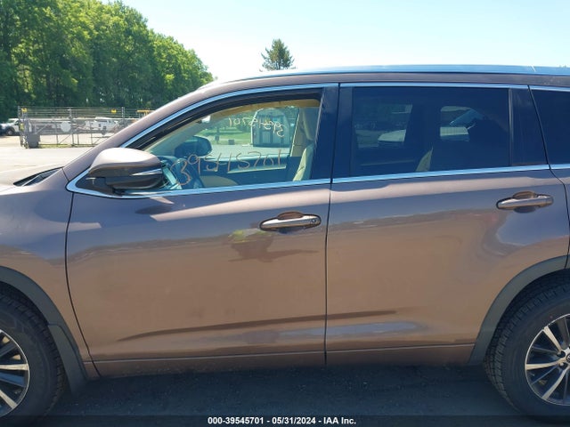 Toyota Highlander Xle 2018 5TDJZRFH6JS829049 Image 14