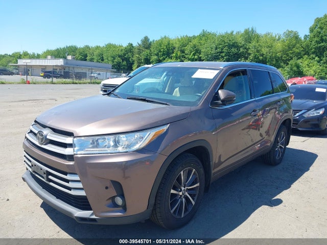 Toyota Highlander Xle 2018 5TDJZRFH6JS829049 Image 2