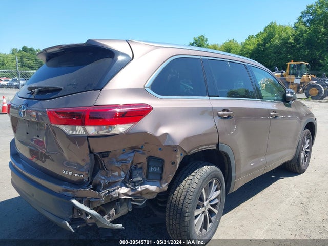 Toyota Highlander Xle 2018 5TDJZRFH6JS829049 Image 4