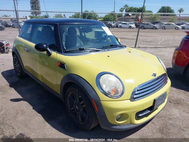 2011 MINI COOPER WMWSU3C50BTX96091 Photo 0