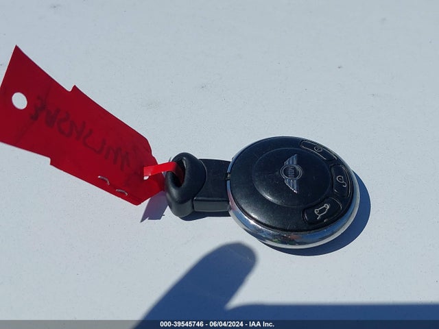 2011 MINI COOPER WMWSU3C50BTX96091 Photo 10
