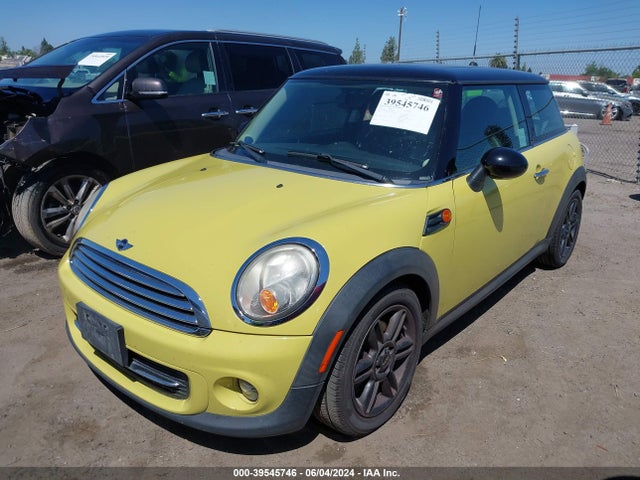 2011 MINI COOPER WMWSU3C50BTX96091 Photo 1