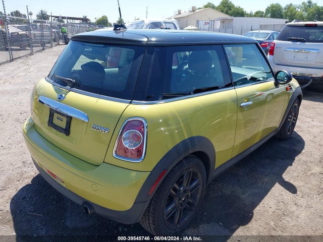 2011 MINI COOPER WMWSU3C50BTX96091 Photo 3