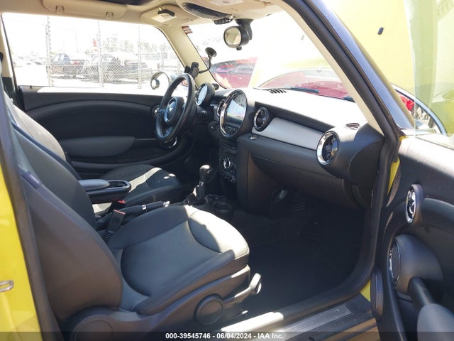 2011 MINI COOPER WMWSU3C50BTX96091 Photo 4