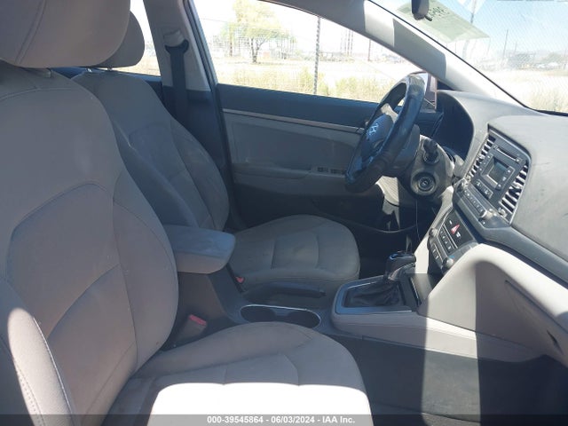 Hyundai ELANTRA SE 2017 5NPD74LF1HH199739 Image 5