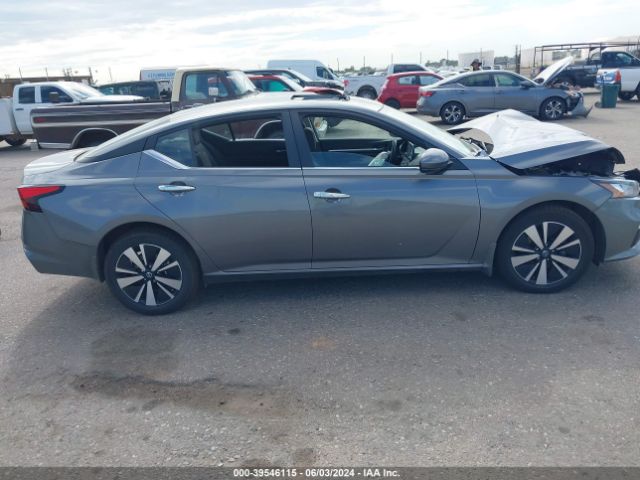 1N4BL4DW7NN362848 Nissan Altima Sv Intelligent Awd
