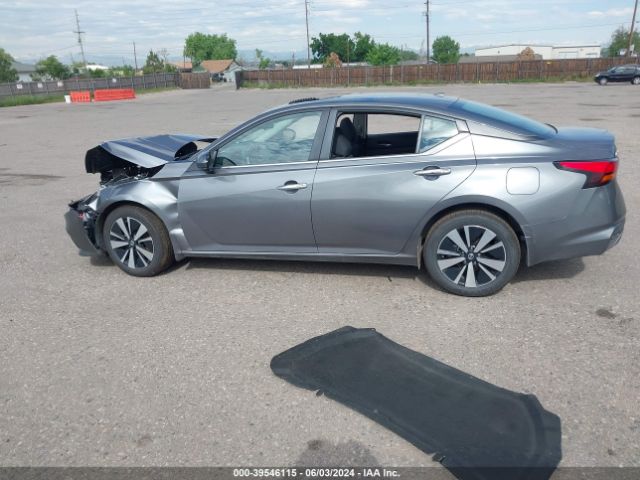 1N4BL4DW7NN362848 Nissan Altima Sv Intelligent Awd