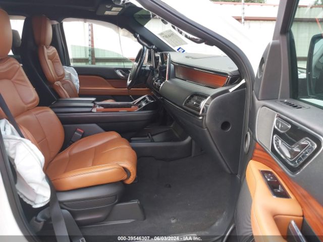 5LMJJ3LT7JEL13634 Lincoln Navigator L Reserve