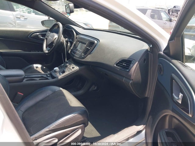 Chrysler 200 S 2015 1C3CCCBB7FN662985 Image 5