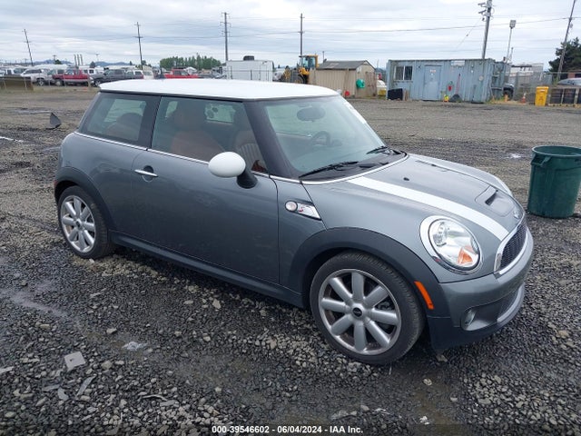 2007 MINI COOPER S WMWMF73597TT85953 Photo 0