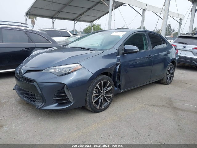 Toyota COROLLA SE 2018 5YFBURHE9JP748271 Image 2