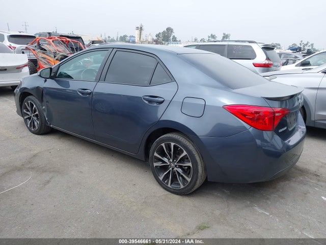 Toyota COROLLA SE 2018 5YFBURHE9JP748271 Image 3