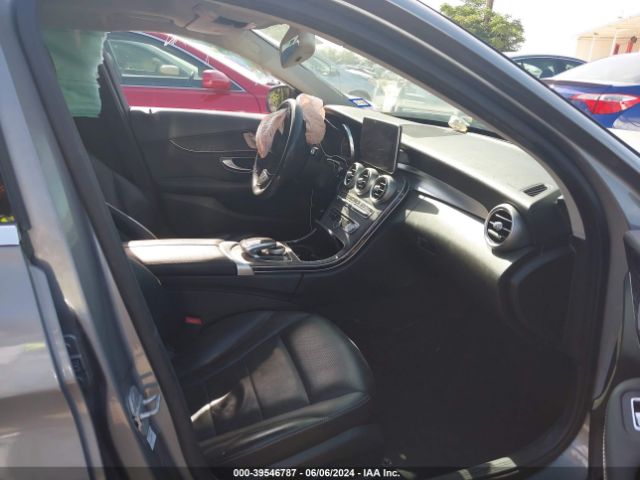 55SWF4JB7FU076193 Mercedes-Benz C 300 Luxury/sport