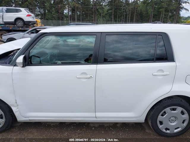 Scion XB 2014 JTLZE4FE3EJ057334 Image 14