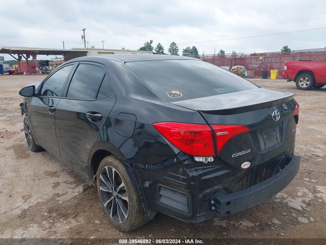 Toyota COROLLA SE 2018 5YFBURHE6JP809849 Image 3