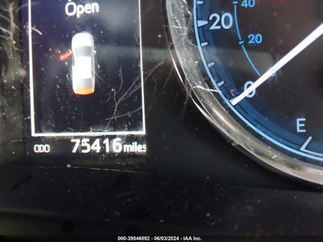 Toyota COROLLA SE 2018 5YFBURHE6JP809849 Image 7