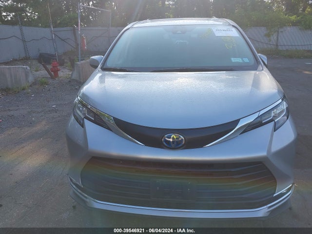 Toyota SIENNA XLE 2022 5TDYSKFC7NS055866 Image 12
