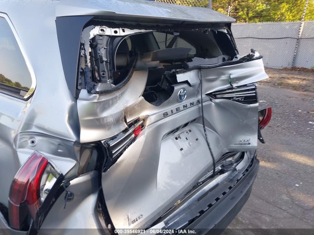 Toyota SIENNA XLE 2022 5TDYSKFC7NS055866 Image 6