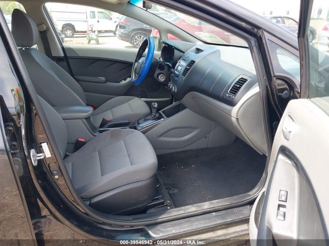 KIA FORTE LX 2017 3KPFK4A73HE137864 Image 5