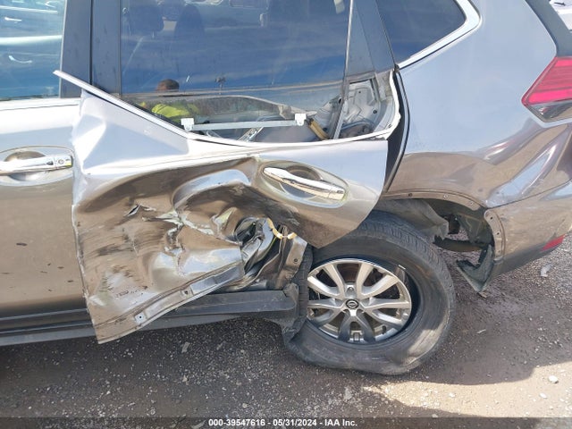 Nissan ROGUE SV 2017 JN8AT2MV9HW258866 Image 6