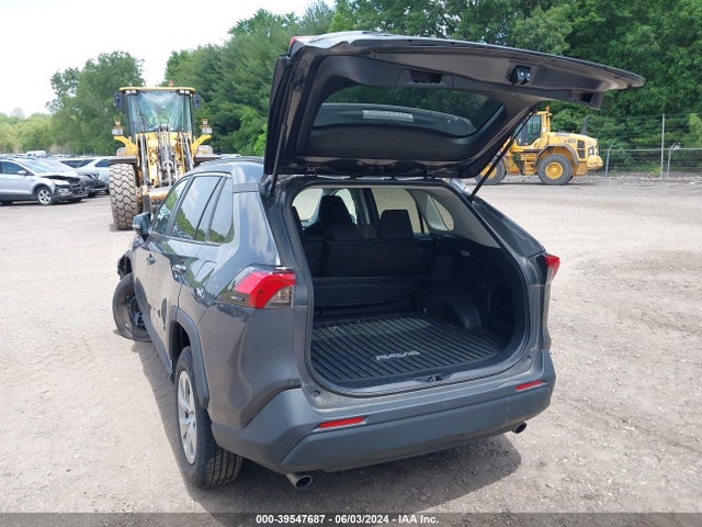 Toyota RAV4 LE 2019 2T3G1RFV2KW065823 Image 3
