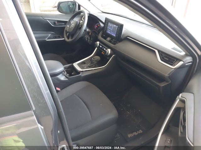 Toyota RAV4 LE 2019 2T3G1RFV2KW065823 Image 5