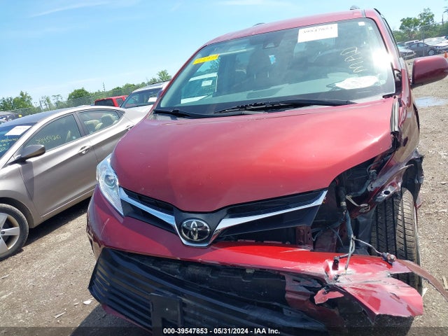 Toyota Sienna Le 8 Passenger 2018 5TDKZ3DC4JS958934 Image 12