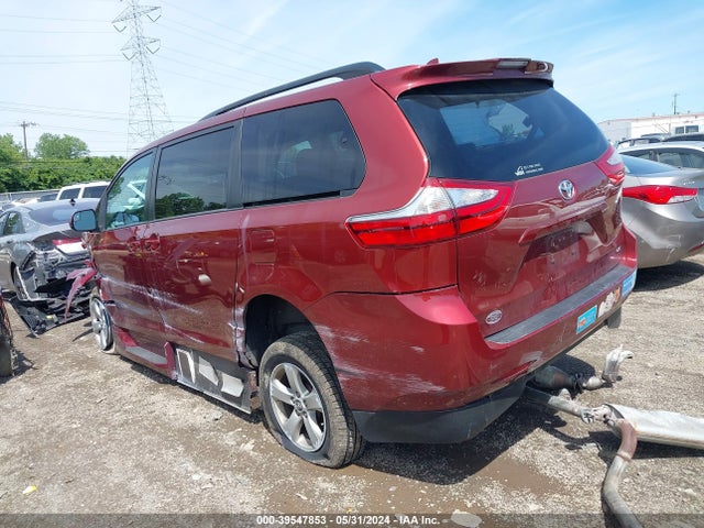 Toyota Sienna Le 8 Passenger 2018 5TDKZ3DC4JS958934 Image 3